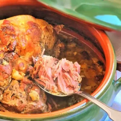 Agneau à la Cuillère : Un Plat Fondant et Savoureux