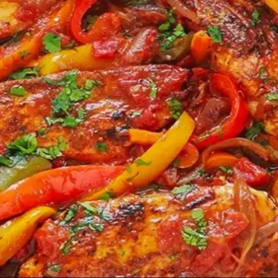 Délicieux Poulet aux Poivrons et Tomates