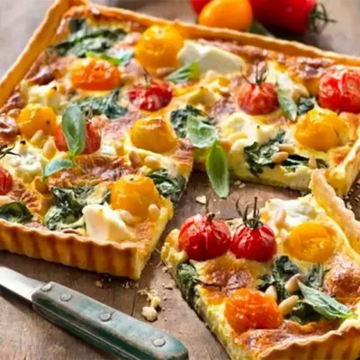 Quiche estivale aux tomates et épinards