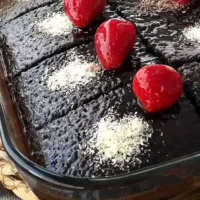 Gâteau au Chocolat Humide et Sauce Chocolatée