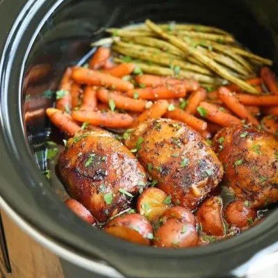 Poulet au miel mijoté et légumes fondants
