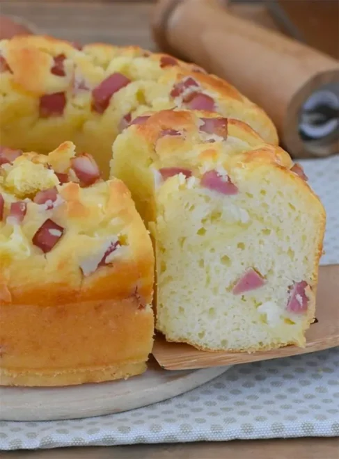 Cake Salé Lardons-Gruyère : Réconfort Automnal