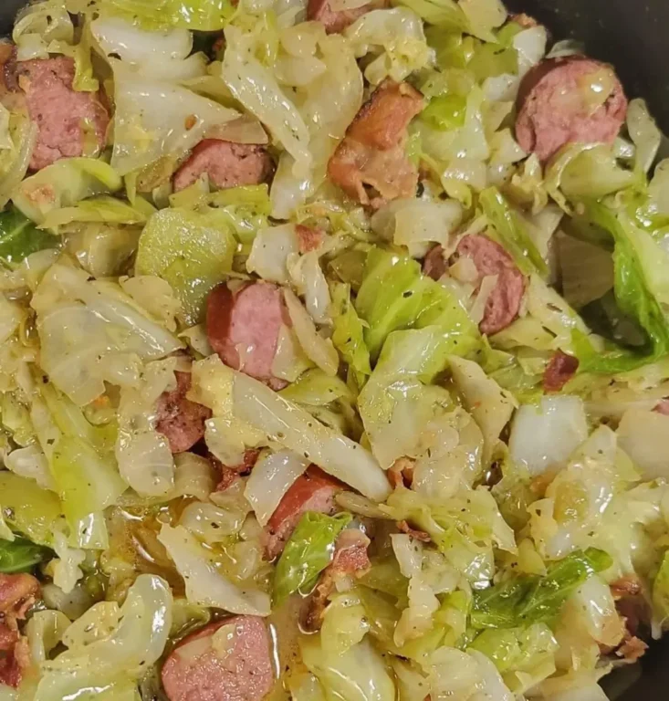 Chou Sauté au Bacon : Recette Traditionnelle Savoureuse