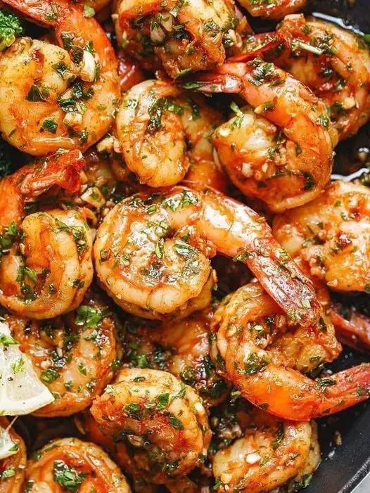 Crevettes au Beurre à l'Ail : Un Trésor de la Gastronomie