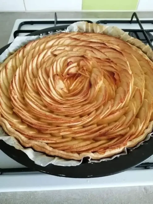 La Quintessence de la Tarte aux Pommes : Un Bouquet de Saveurs
