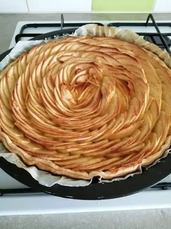 Tarte aux Pommes en Rose : Éveillez vos Sens