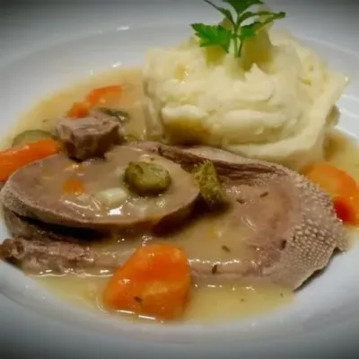 Langue de Bœuf Sauce Piquante : Un Délice Épicé