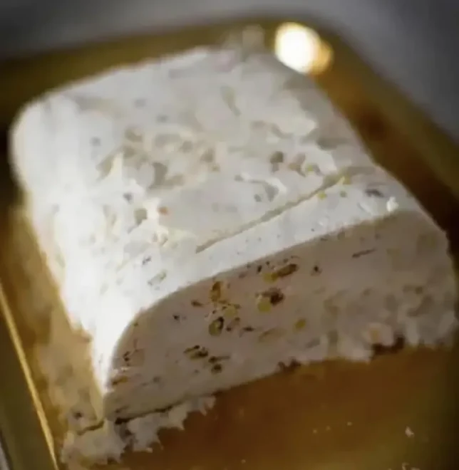 Nougat Glacé, l’Étoile de Noël : Une Tradition Gourmande Réinventée