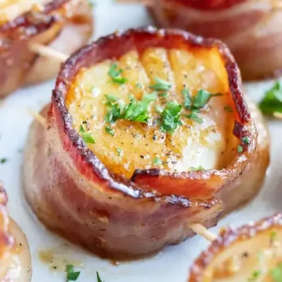 Pétoncles Enrobés de Bacon : Délice Élégant