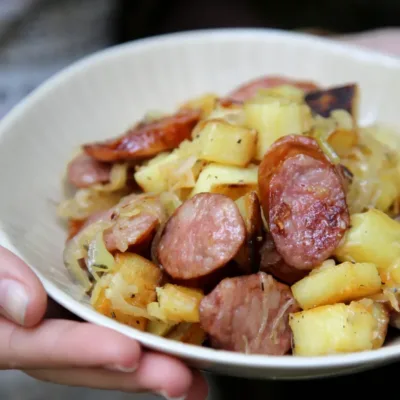 Poêlée Pommes de Terre et Saucisse Fumée