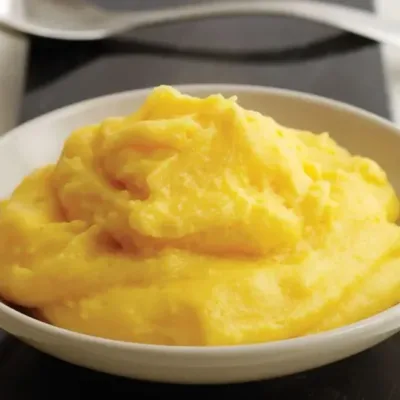 Polenta: Recette Dorée et Réconfortante