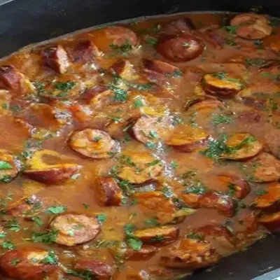 Rougail Saucisses : Saveurs de la Réunion