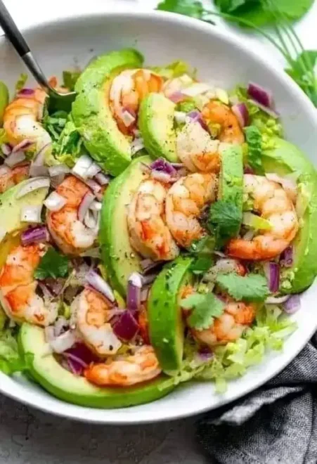 Salade Minceur au Poulet et à l&rsquo;Avocat: Une Fusion de Saveurs et de Bienfaits