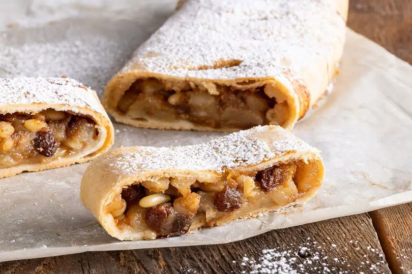 Strudel aux Pommes: Un Voyage dans la Tradition et le Goût