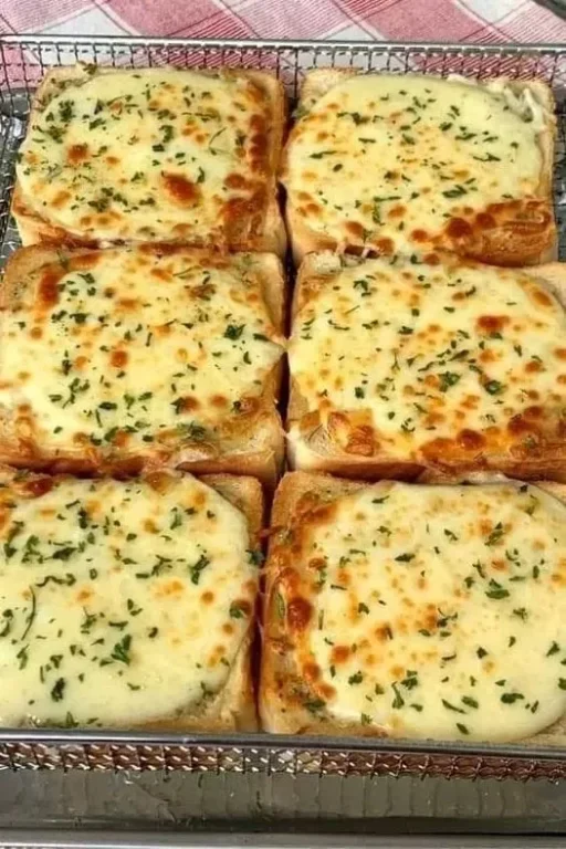 Texas Toast au Fromage : Un Délice Croustillant