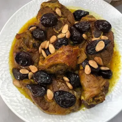 Viande aux Prunes et Amandes : Saveurs du Maroc