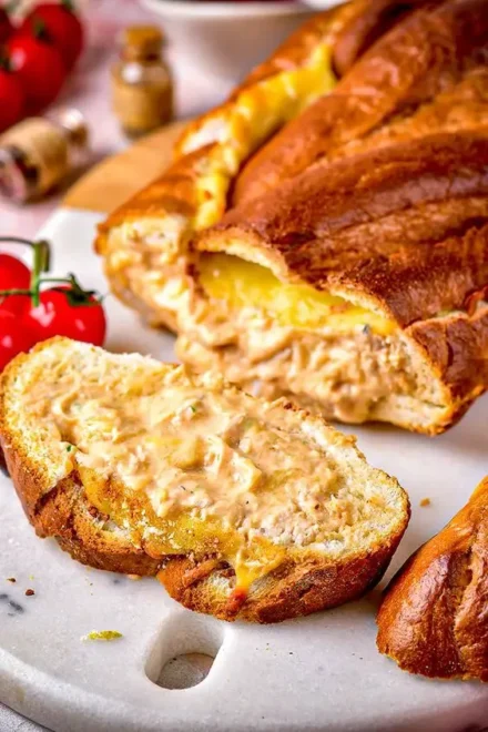 Buffalo Chicken Garbage Bread : Un Plat Réconfortant et Audacieux