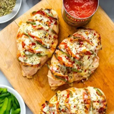 Poulet Hasselback à la Pizza : Une Recette Savoureuse