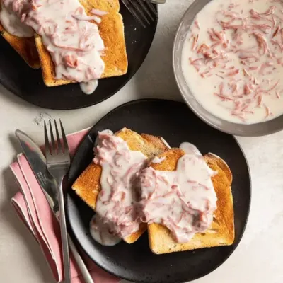 Creamed Chipped Beef sur Toast : Un Classique Réconfortant