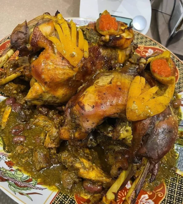 L&rsquo;Art du Jaj Mahmar Beldghmira : Une Odyssée Culinaire Marocaine