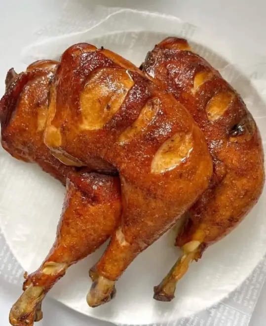 L&rsquo;Art du Poulet Rôti: Un Voyage Culinaire à Travers le Temps