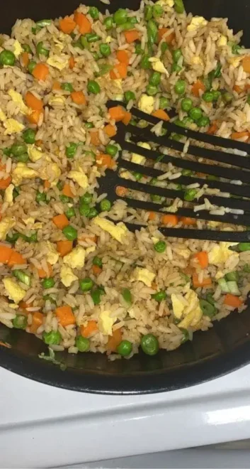 Le Riz Frit Maison : Un Délice qui Surpasse le Resto
