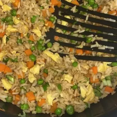 Riz Frit Maison : Recette Facile et Savoureuse