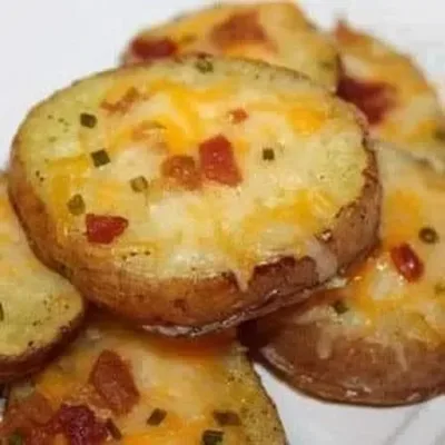 Pommes de Terre au Four en Tranches : Recette Savoureuse