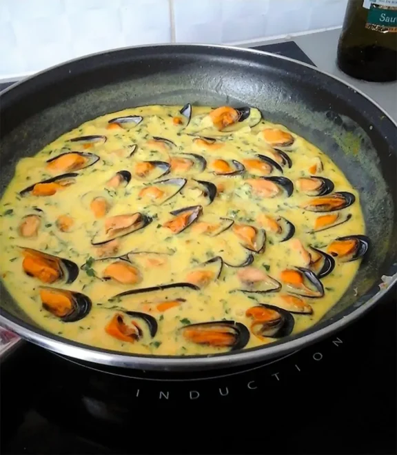 Mouclade Charentaise : Un Voyage Culinaire en Charente