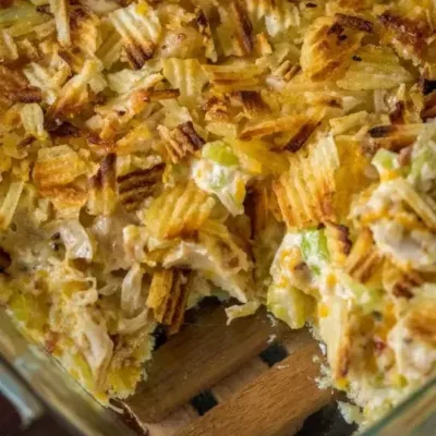 Casserole de Salade de Poulet Croustillante