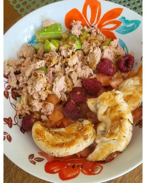 Salade Fraîcheur: Un Voyage Culinaire en Plein Été 🌞