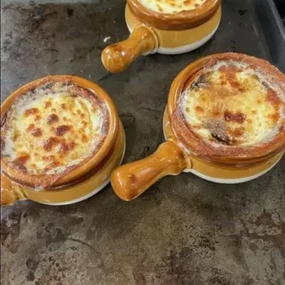 Soupe à l'Oignon Gratifiante : Recette Réconfortante