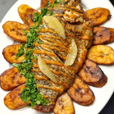 Tilapia Grillé et Banane Plantain Frite