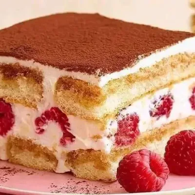 Tiramisu aux Framboises : Un Délice Fruité