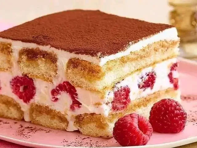 Tiramisu aux Framboises : Un Délice Fruité