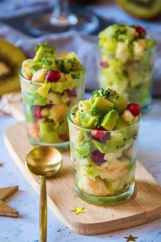 Verrines Kiwi-Avocat-Crevettes : Fraîcheur Estivale