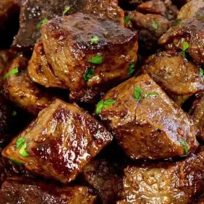 Bouchées de Steak au Beurre à l'Ail