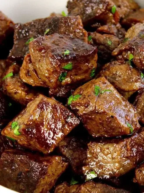 Bouchées de Steak au Beurre à l’Ail