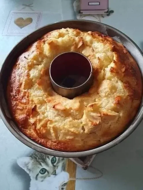 Gâteau Yaourt au Fromage Blanc, au Lait et aux Pommes