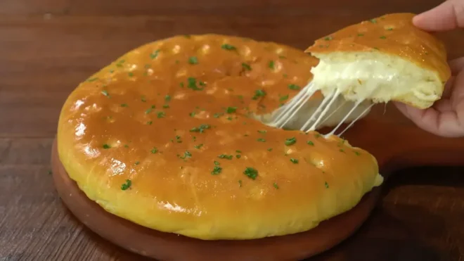 Le Pain Moelleux aux Pommes de Terre et Fromage