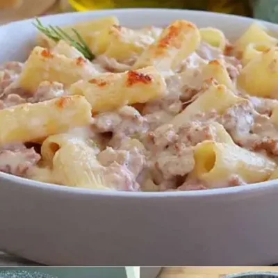 Pâtes à la Saucisse et Béchamel : Un Délice Italien