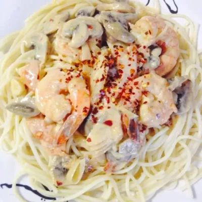 Pâtes aux Crevettes et Champignons Savoureuses