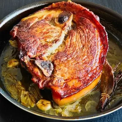 Rouelle de Cochon Confite au Cidre : Un Festin Français