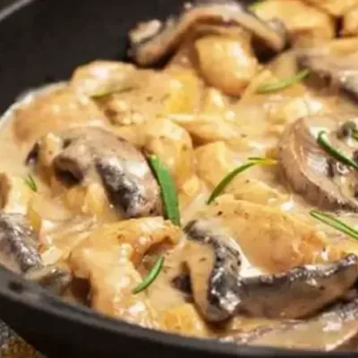 Blanquette de poulet aux champignons : un délice français