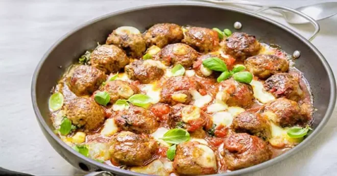 Boulettes de Viande à la Tomate et à la Mozzarella