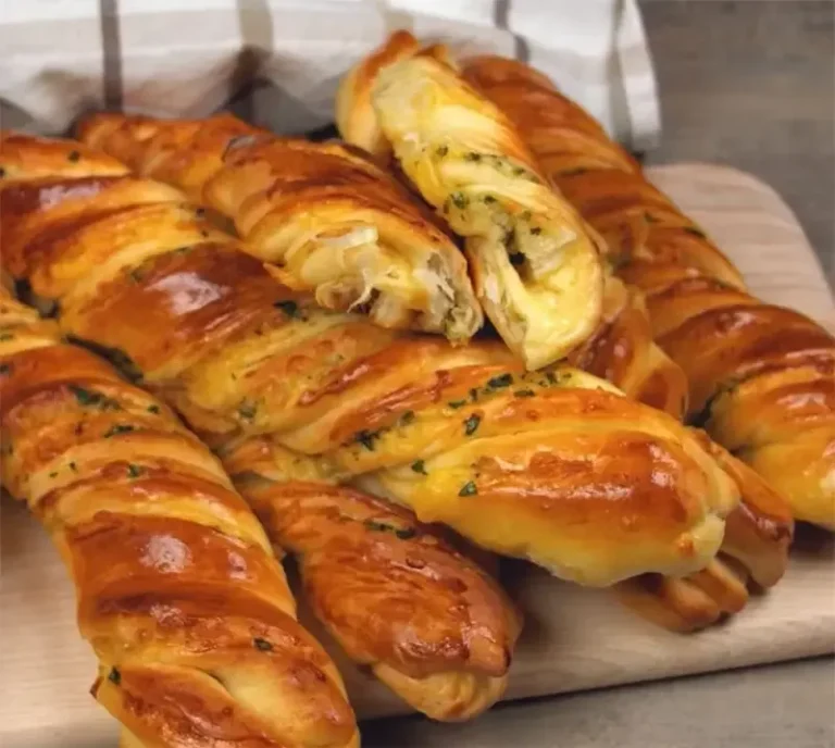 Pain Torsadé au Fromage : Une Délicieuse Entrée