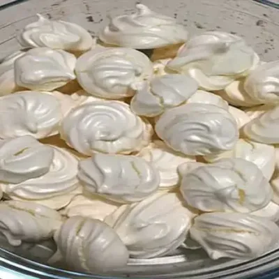 Recette de Petites Meringues Légères et Croquantes