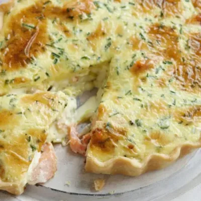Quiche aux Poireaux et au Saumon Savoureuse