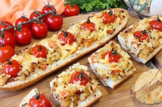 Baguette Farcie au Hachis et Tomates Cerises