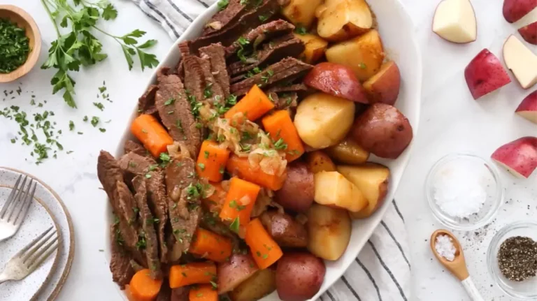 Brisket Braisé aux Pommes de Terre et Carottes